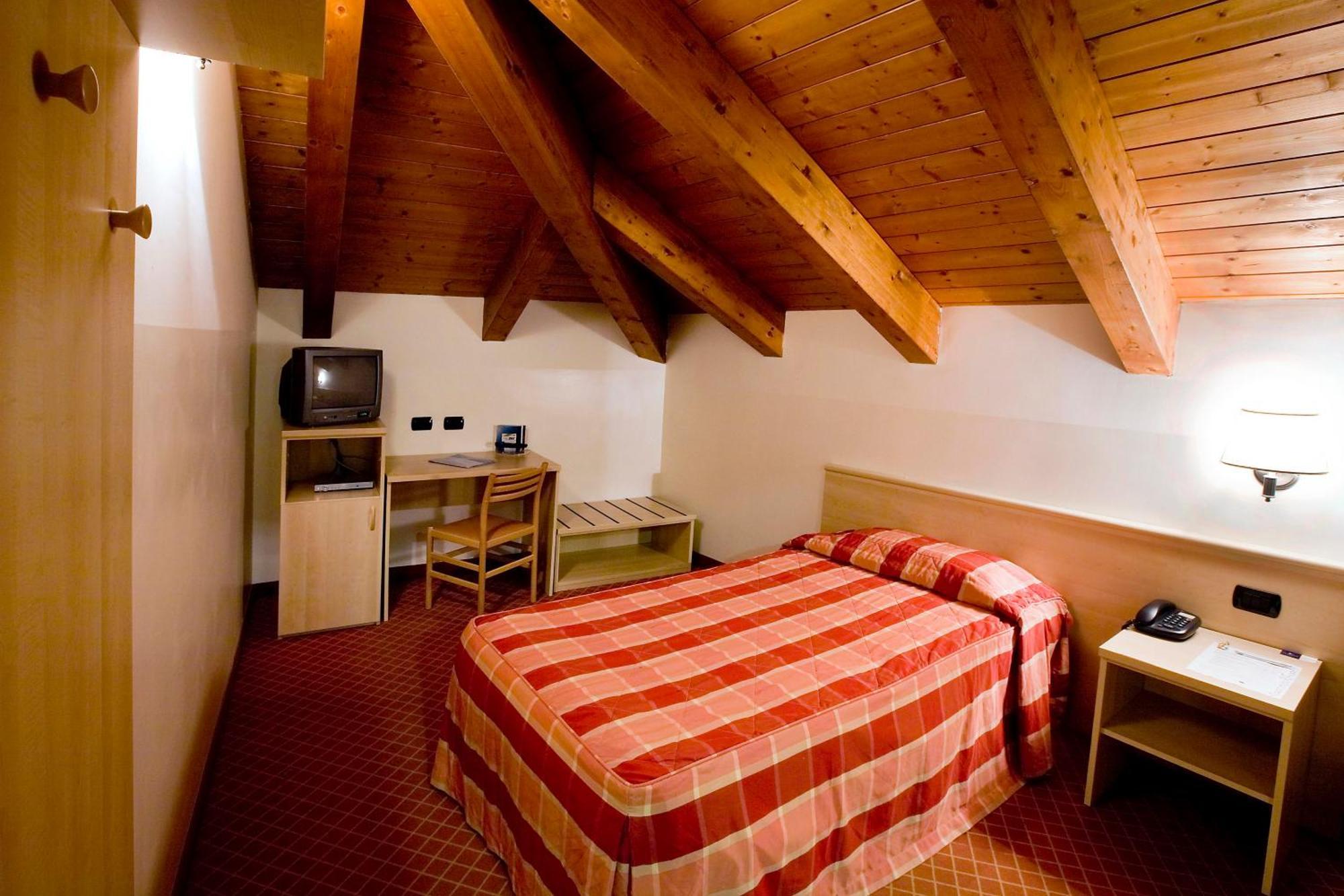 Hotel Gallia Pianezza Bagian luar foto
