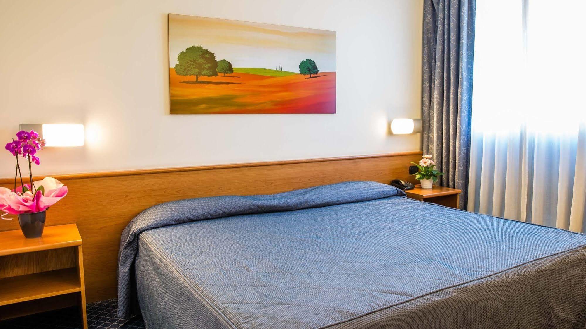 Hotel Gallia Pianezza Bagian luar foto