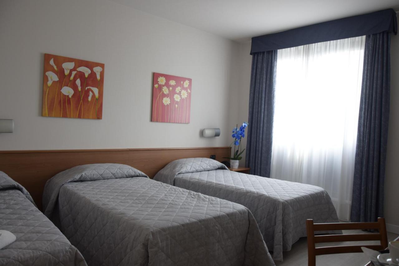 Hotel Gallia Pianezza Bagian luar foto