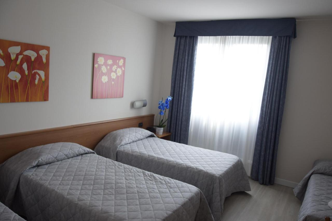 Hotel Gallia Pianezza Bagian luar foto